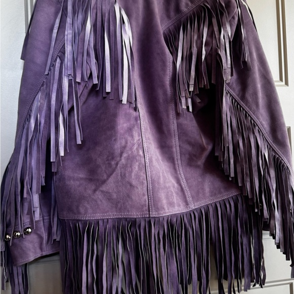 Understated suede jacket . - Picture 4 of 5